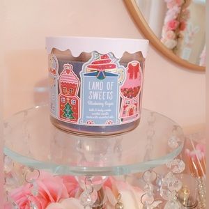 Bath and Bodyworks Land Of Sweets Blueberry Sugar 3 wick candle